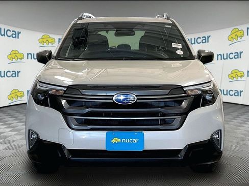 Used 2025 Subaru Forester Premium AWD/4WD image 2