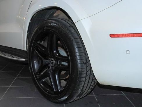 Used 2018 Mercedes-Benz GLS 550 4MATIC w/ Driver Assistance Package image 12