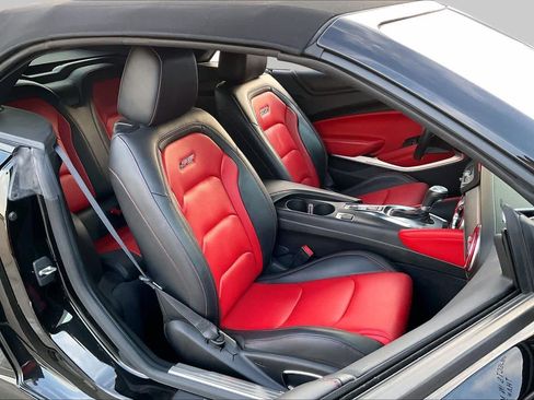Used 2018 Chevrolet Camaro SS RWD image 10