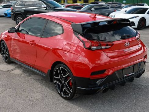 Used 2020 Hyundai Veloster N w/ Performance Package FWD image 8