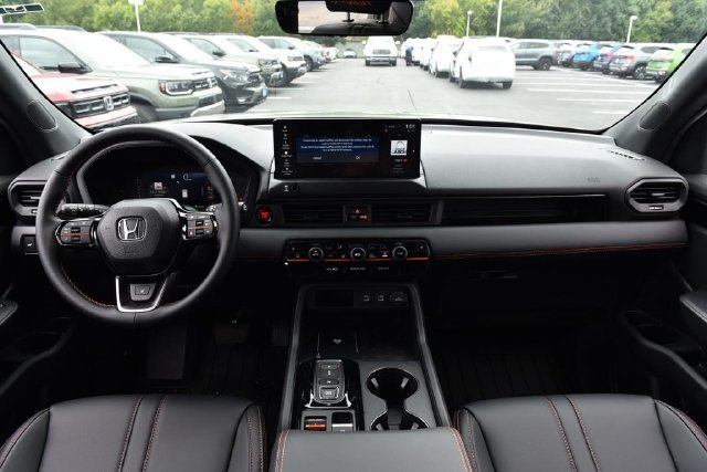 New 2026 Honda Pilot TrailSport image 7
