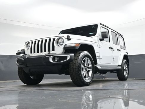 Used 2019 Jeep Wrangler Unlimited Sahara image 31