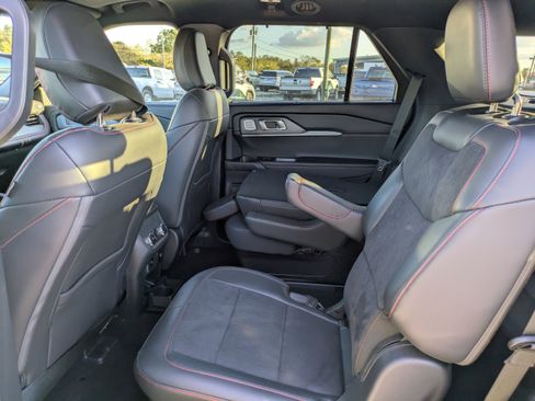 Used 2025 Ford Explorer ST AWD/4WD image 13