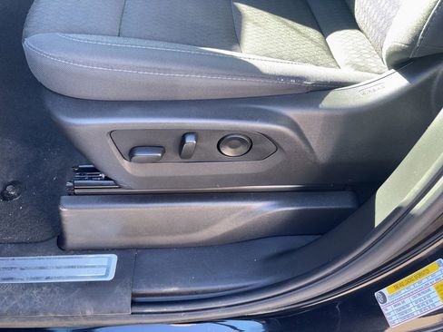 Used 2025 Chevrolet Silverado 2500 LT w/ Convenience Package image 14