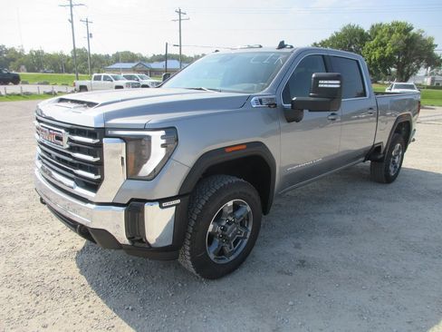 New 2026 GMC Sierra 2500 SLE w/ SLE Value Package; AWD/4WD image 11
