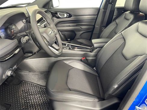 New 2025 Jeep Compass Latitude w/ Sun & Sound Group image 2