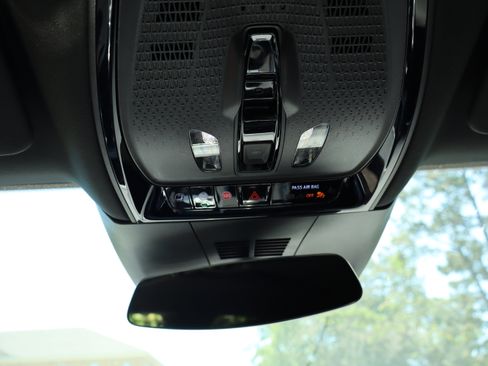 Used 2024 Cadillac Lyriq Luxury RWD image 38