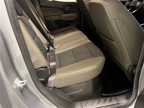 Used 2024 Chevrolet Colorado ZR2 w/ Technology Package image 12
