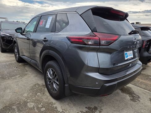Used 2026 Nissan Rogue S FWD image 2