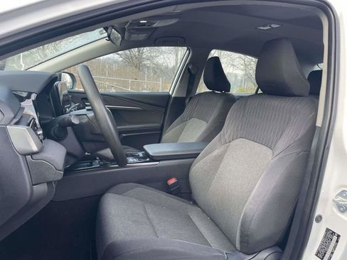 Used 2025 Toyota Camry LE image 19