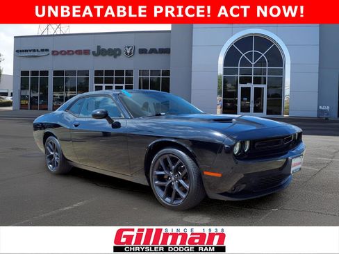Used 2020 Dodge Challenger SXT w/ Blacktop Package RWD image 1