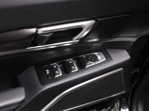 Used 2025 Kia Telluride S FWD image 21