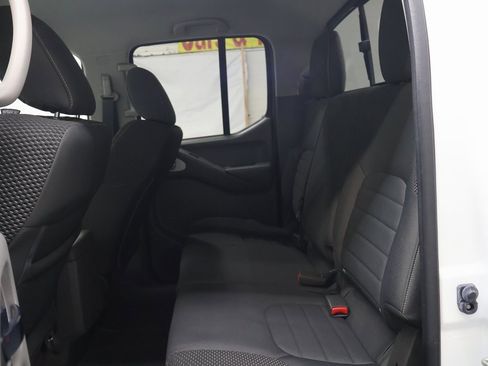 Used 2019 Nissan Frontier Desert Runner image 14