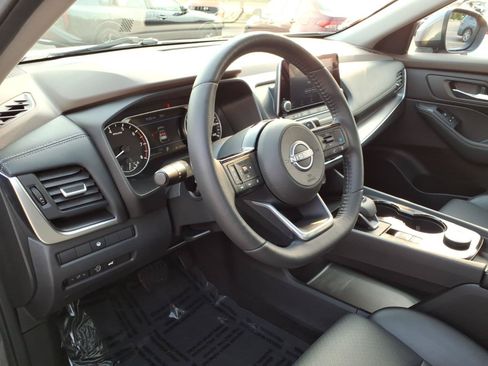 Used 2023 Nissan Rogue SV w/ SV Premium B Package AWD/4WD image 15