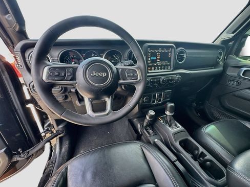 Used 2023 Jeep Wrangler Unlimited Sahara w/ Cold Weather Group AWD/4WD image 10