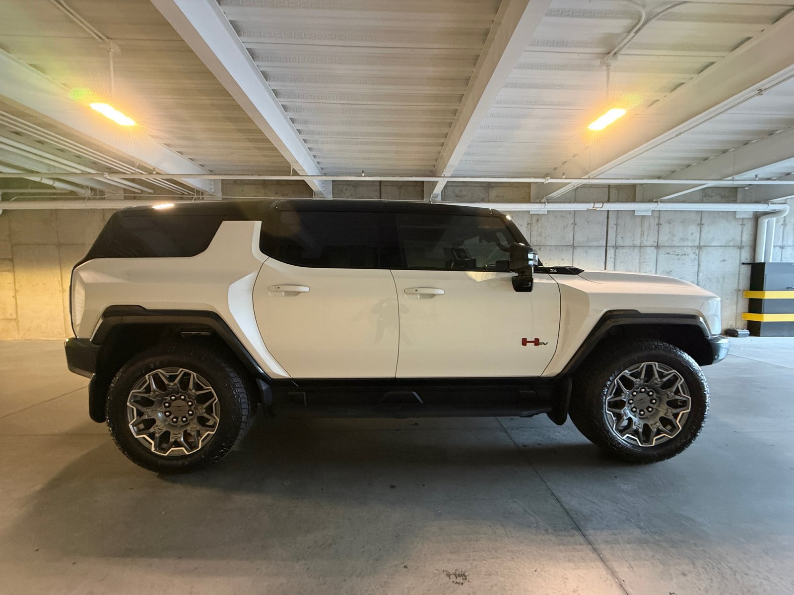 Used 2026 GMC Hummer EV SUV w/ LPO, Sport Package AWD/4WD image 8