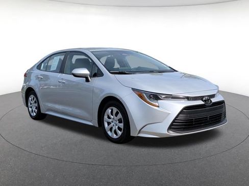 Used 2024 Toyota Corolla LE FWD image 8