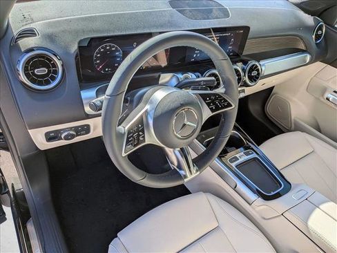 New 2026 Mercedes-Benz GLB 250 image 3