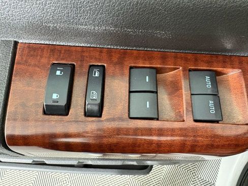 Used 2014 Ford F250 King Ranch w/ King Ranch w/Chrome Package image 16