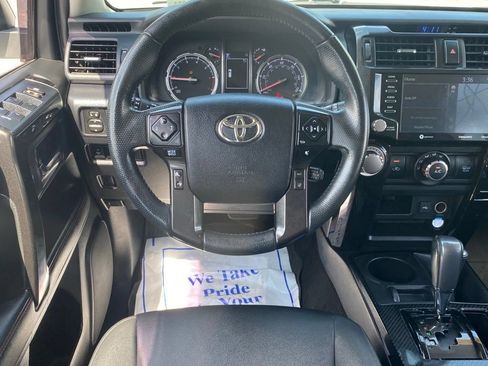 Used 2021 Toyota 4Runner Venture w/ Moonroof Package AWD/4WD image 9