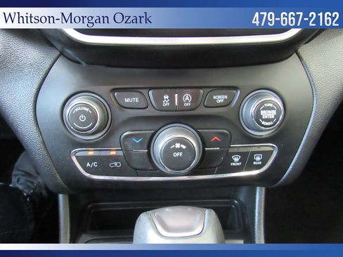 Used 2019 Jeep Cherokee Latitude Plus FWD image 45