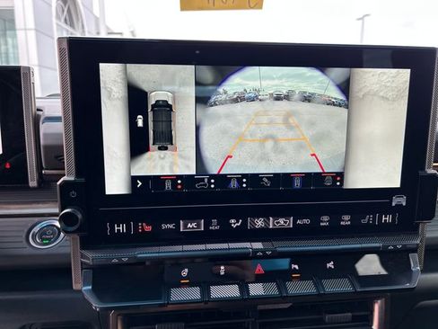 Used 2024 GMC Hummer EV 3X image 50