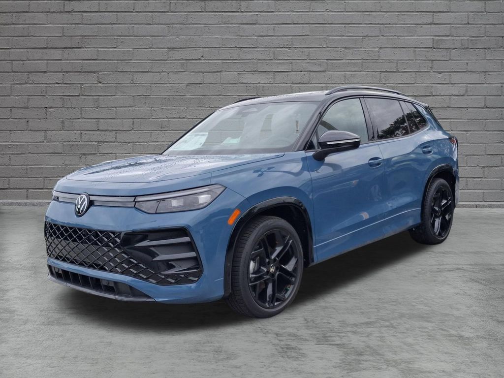 New 2026 Volkswagen Tiguan SE R-Line FWD image 3