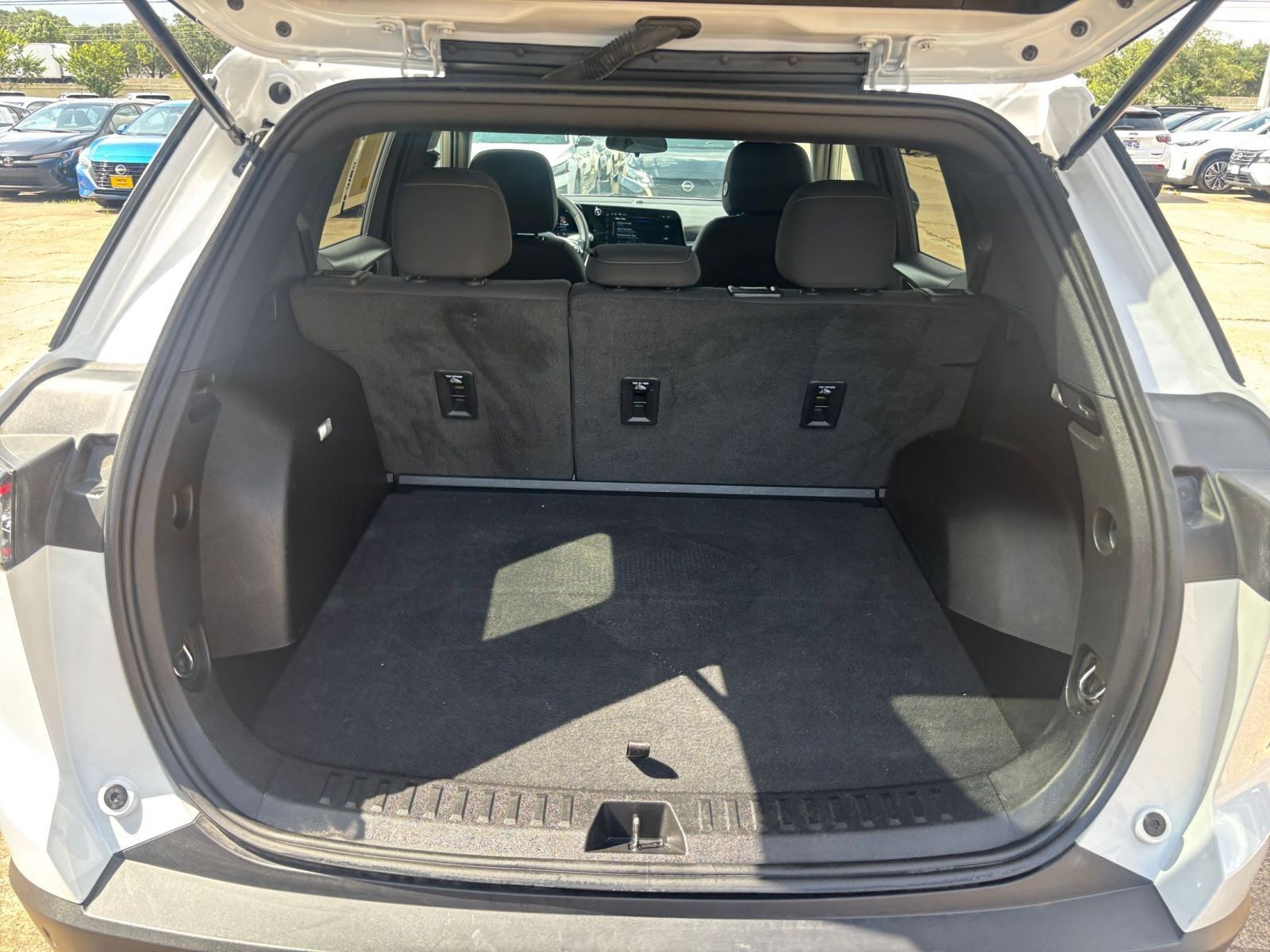 Used 2025 Chevrolet Equinox LT FWD image 31