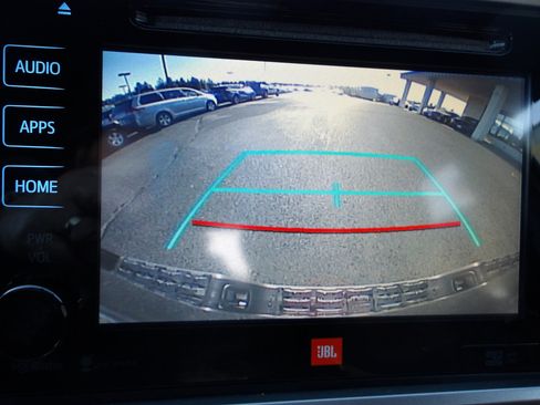 Used 2016 Toyota Tacoma Limited w/ Towing Package image 20