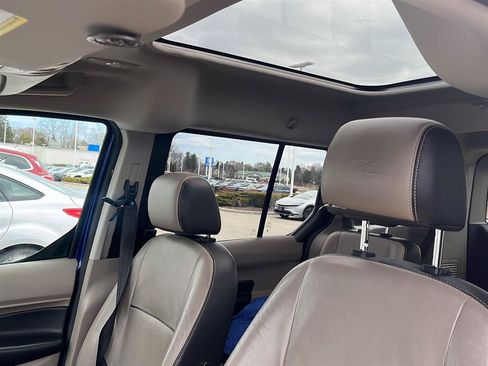 Used 2016 Ford Transit Connect Titanium FWD image 8