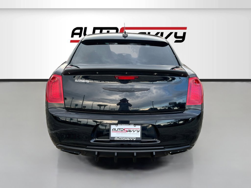 Used 2019 Chrysler 300 Limited RWD image 6