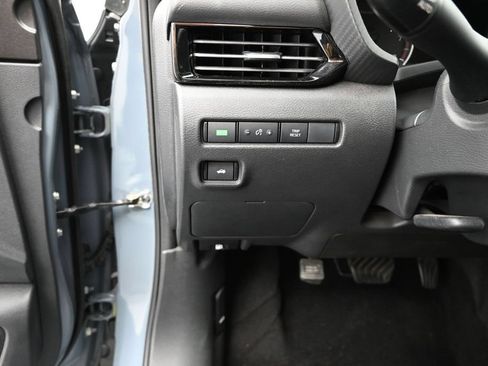 Used 2025 Nissan Sentra SR w/ SR Premium Package FWD image 12