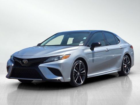 Used 2019 Toyota Camry XSE FWD image 8