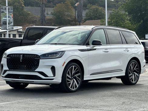 New 2026 Lincoln Aviator Black Label w/ Black Label Special Edition AWD/4WD image 7