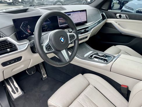 Used 2024 BMW X5 xDrive40i w/ M Sport Package AWD/4WD image 13