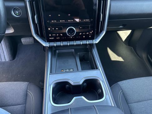 Used 2025 GMC Acadia Elevation image 28