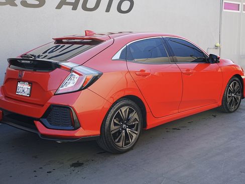 Used 2018 Honda Civic EX-L image 4