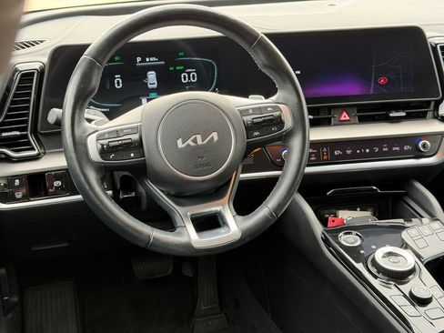 Used 2023 Kia Sportage EX AWD/4WD image 13
