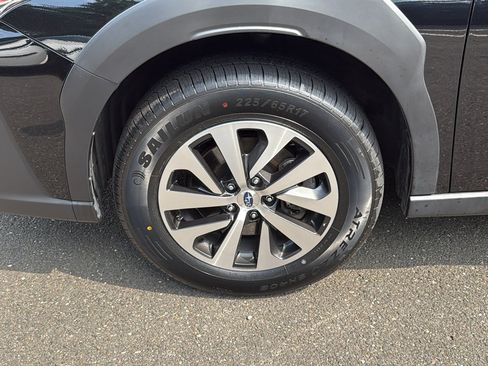 Certified 2025 Subaru Outback Premium AWD/4WD image 10