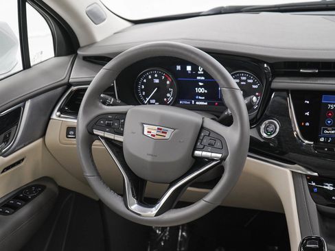Used 2023 Cadillac XT6 Premium Luxury w/ Technology Package AWD/4WD image 14