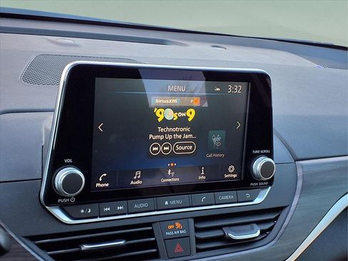 Used 2025 Nissan Altima 2.5 SV image 24