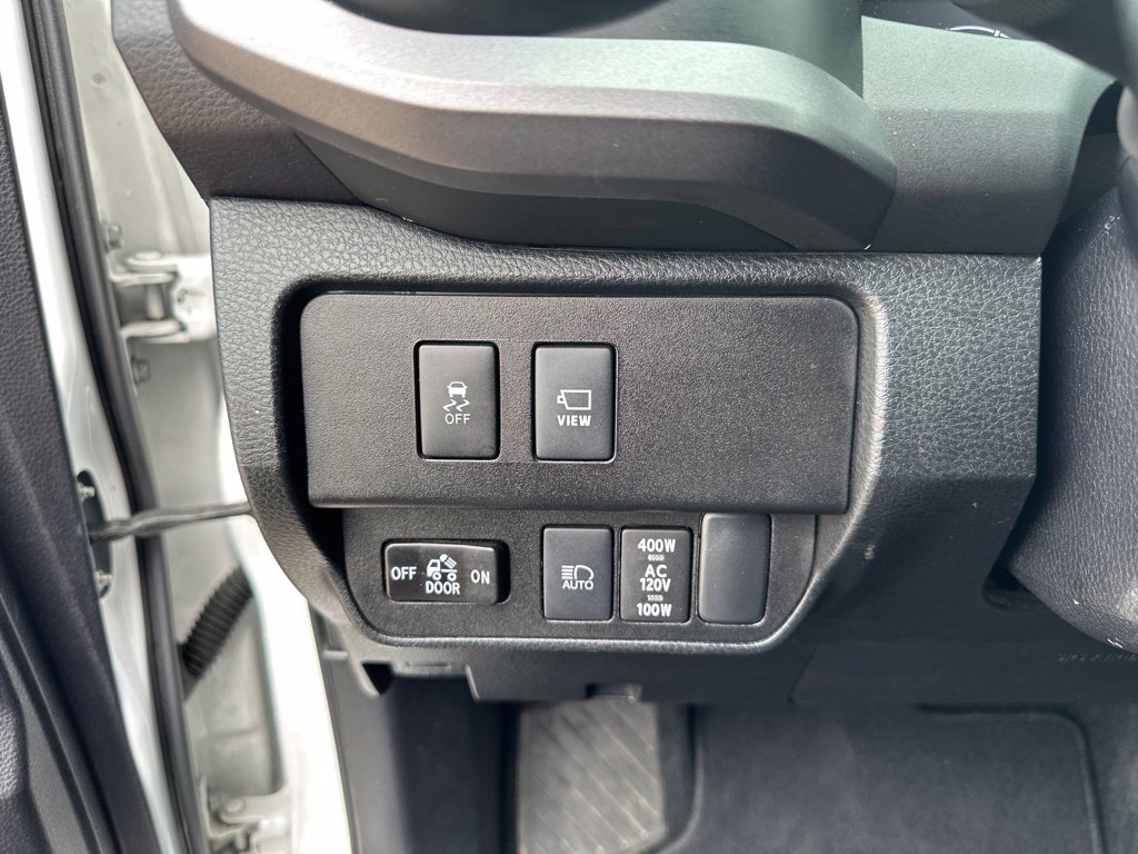 Used 2020 Toyota Tacoma TRD Off-Road w/ Advanced Technology Package AWD/4WD image 14