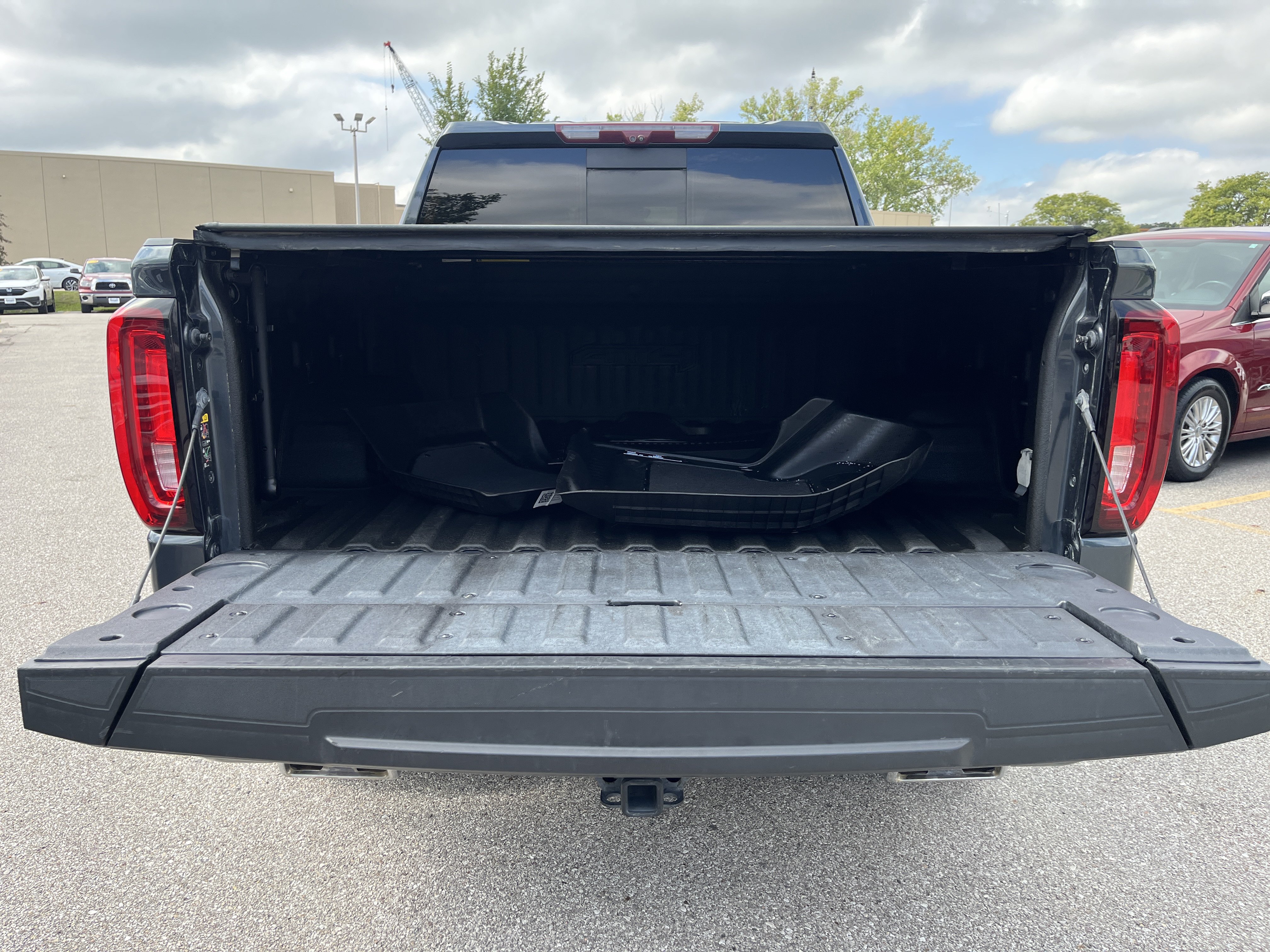 Used 2022 GMC Sierra 1500 AT4 w/ AT4 Premium Package AWD/4WD image 12