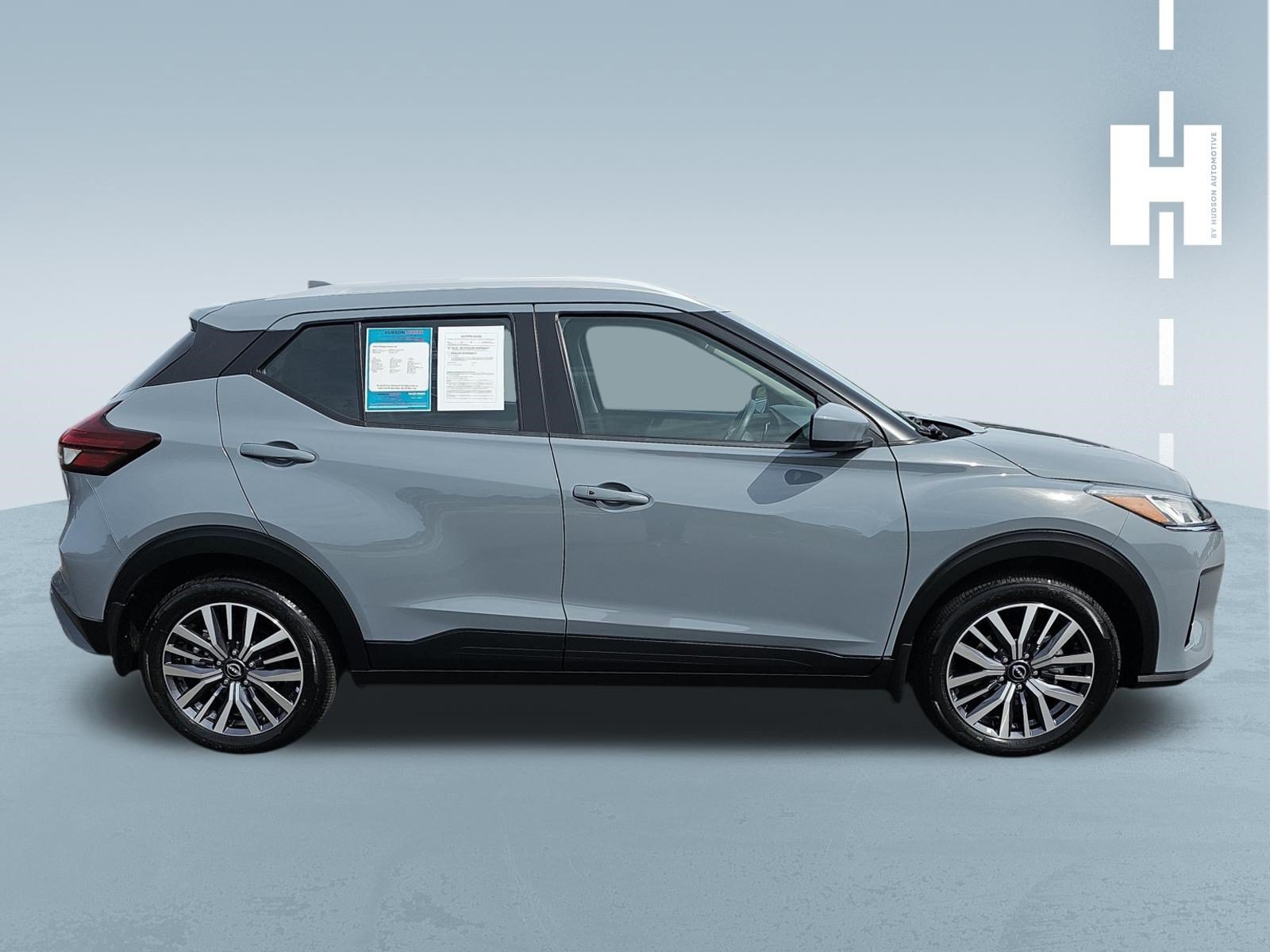 Used 2024 Nissan Kicks SV FWD image 3
