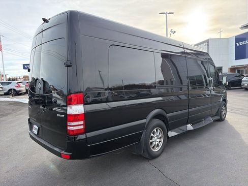 Used 2017 Mercedes-Benz Sprinter 3500 image 3