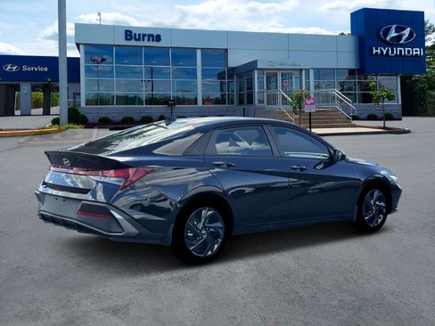 New 2026 Hyundai Elantra SEL Sport FWD image 8