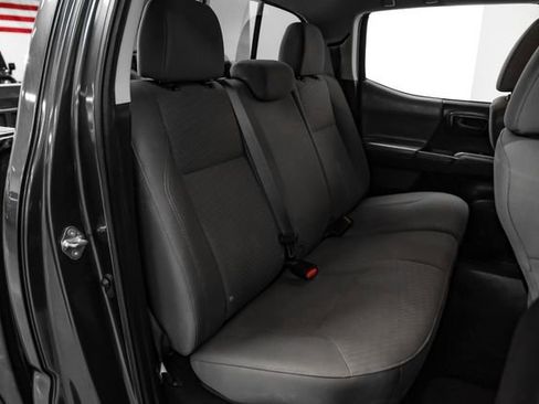 Used 2020 Toyota Tacoma SR5 RWD image 33