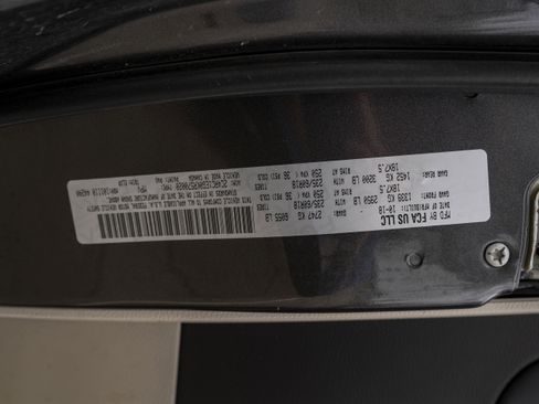 Used 2019 Chrysler Pacifica Touring-L Plus w/ Advanced Safetytec Group image 48