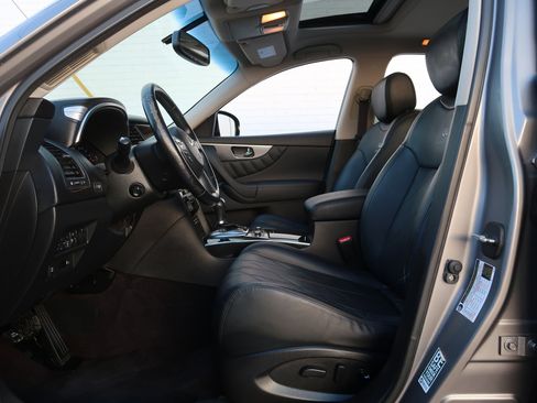 Used 2010 INFINITI FX35 2WD w/ Navigation Pkg image 31