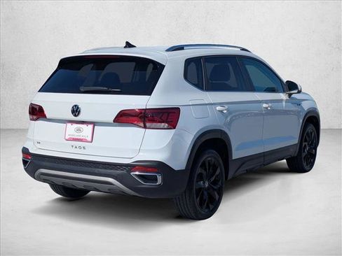 Used 2022 Volkswagen Taos SE FWD image 5